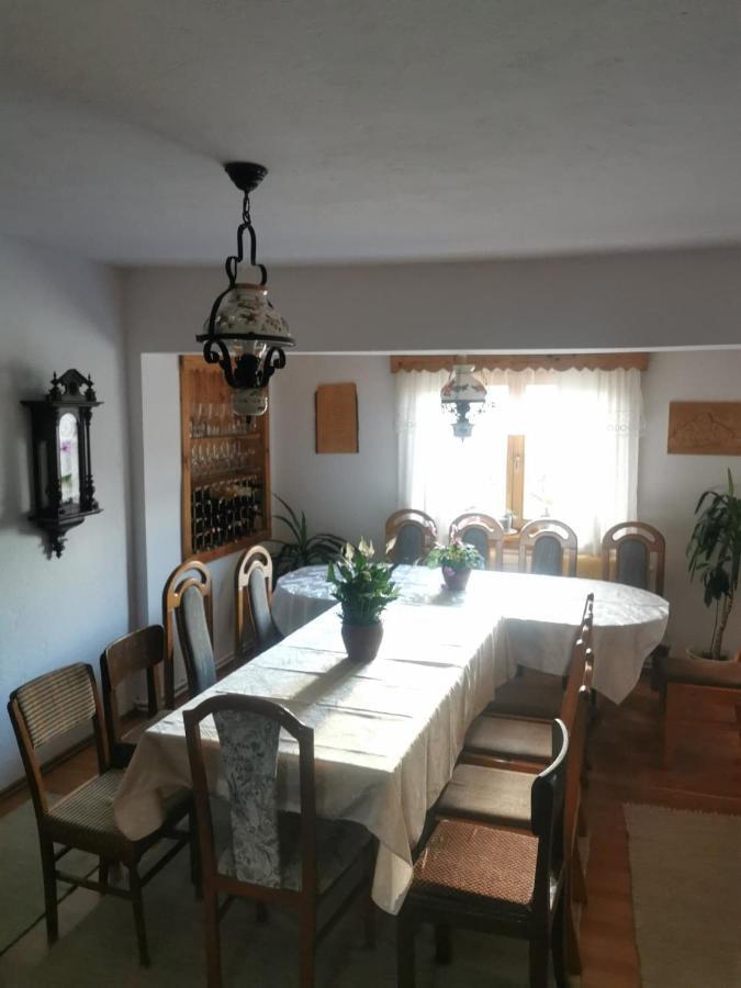Emilia Vendeghaz Hotel Ciumani Buitenkant foto