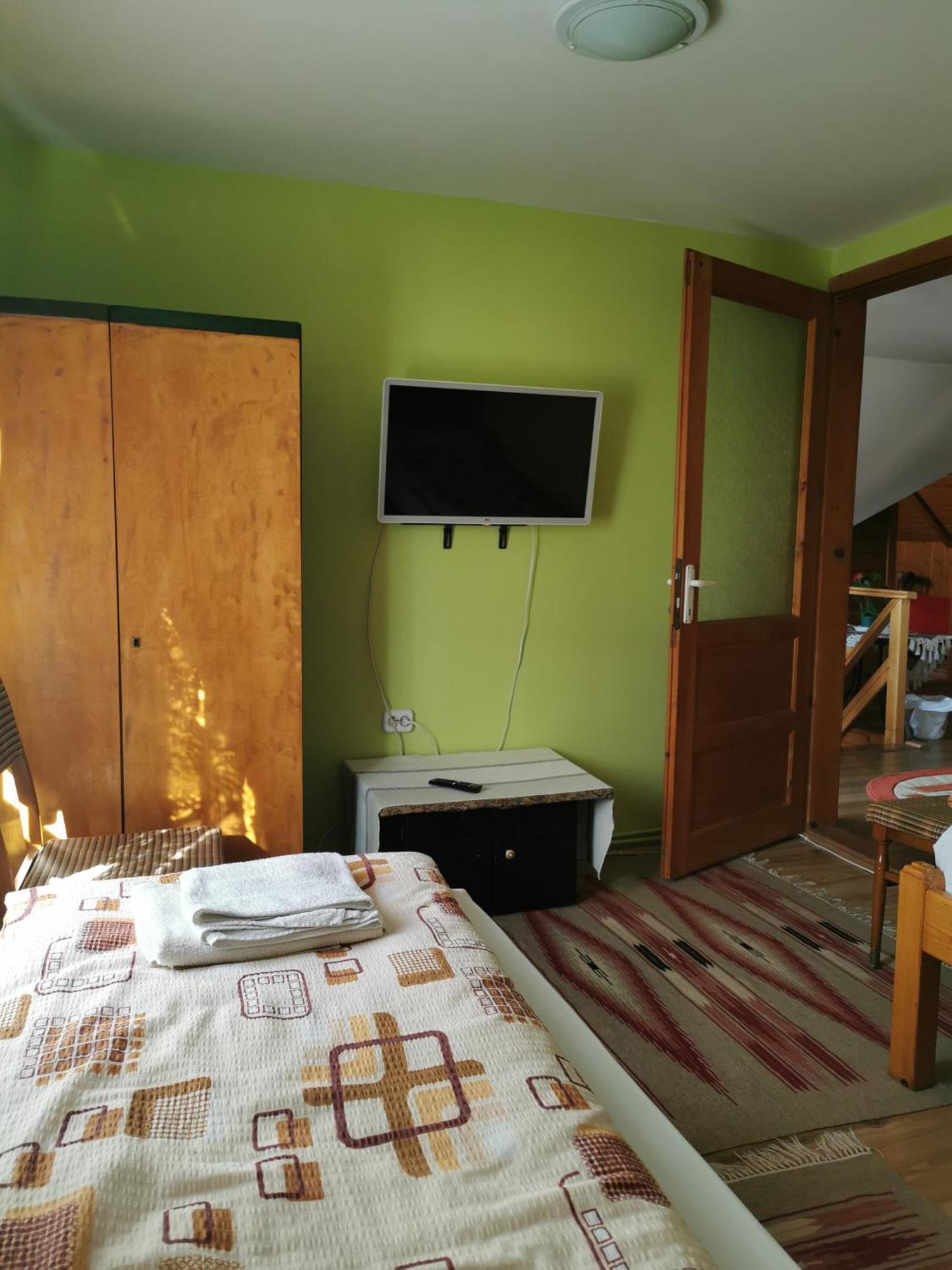 Emilia Vendeghaz Hotel Ciumani Buitenkant foto