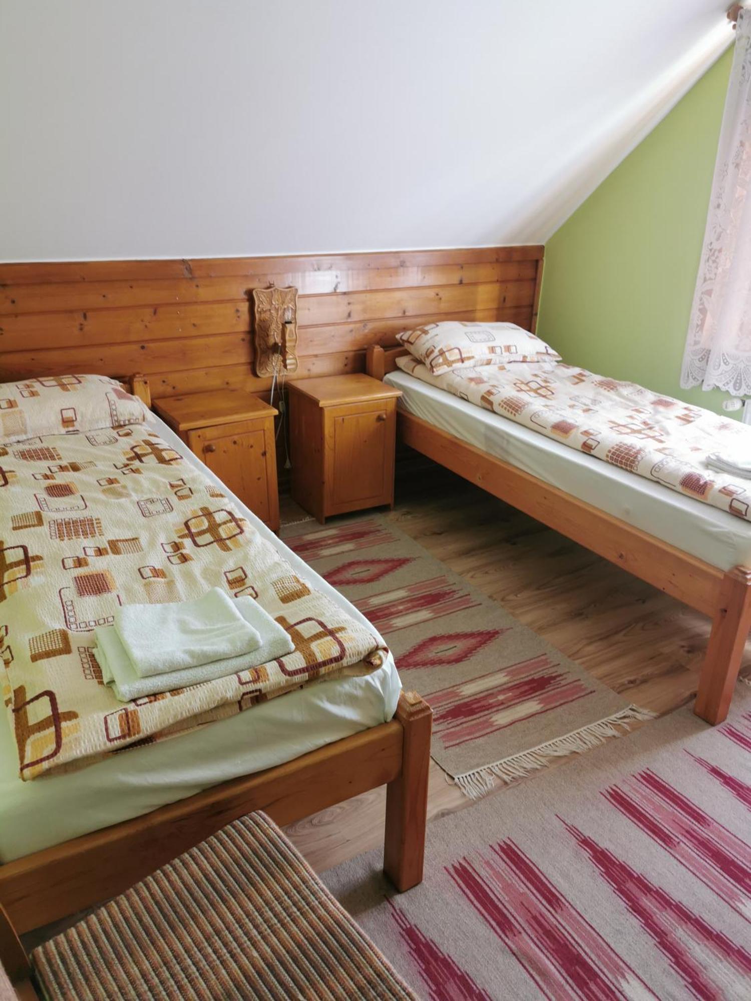 Emilia Vendeghaz Hotel Ciumani Buitenkant foto