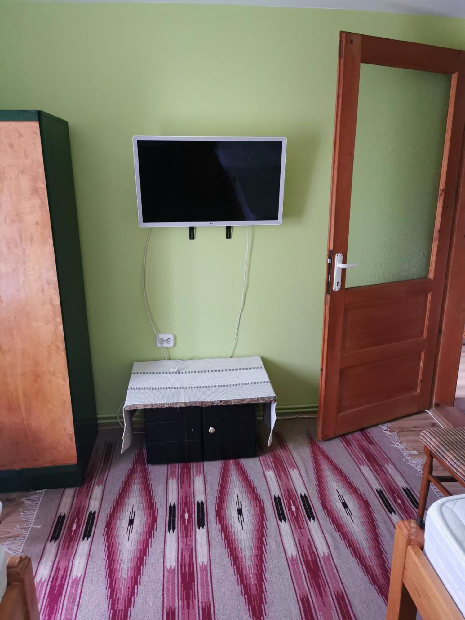 Emilia Vendeghaz Hotel Ciumani Buitenkant foto