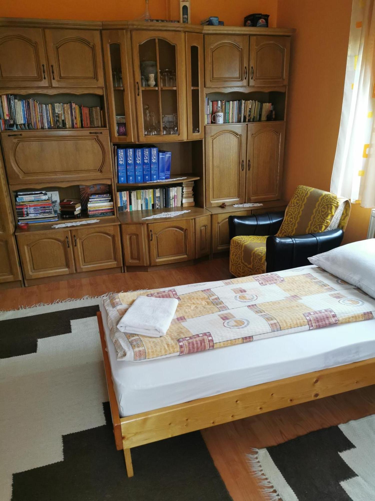 Emilia Vendeghaz Hotel Ciumani Buitenkant foto
